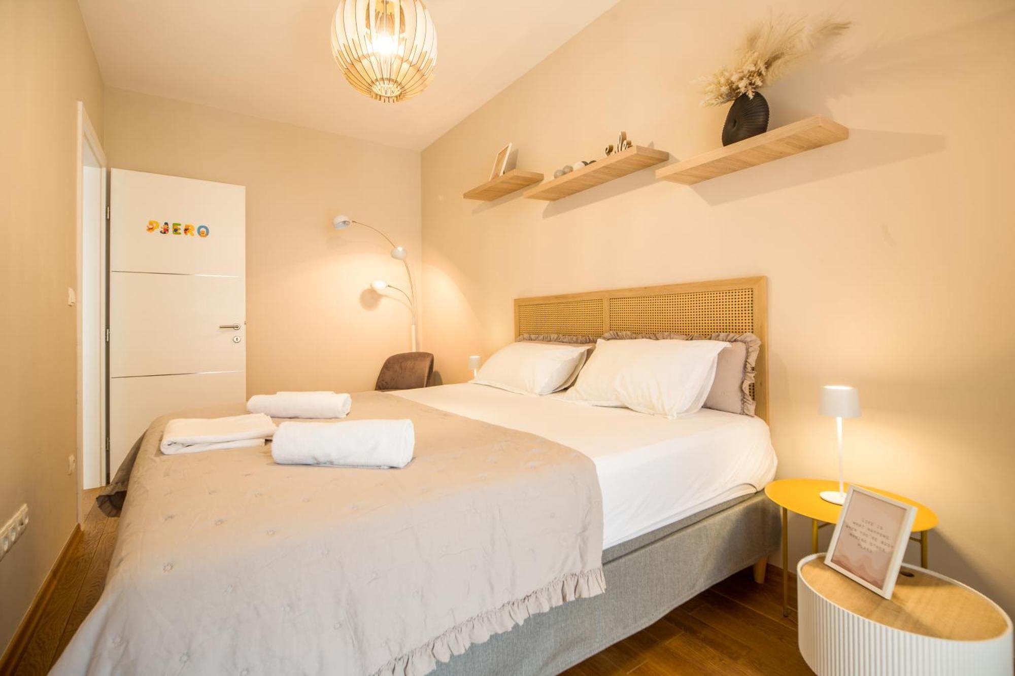 Apartment Pjero Макарска Екстериор снимка