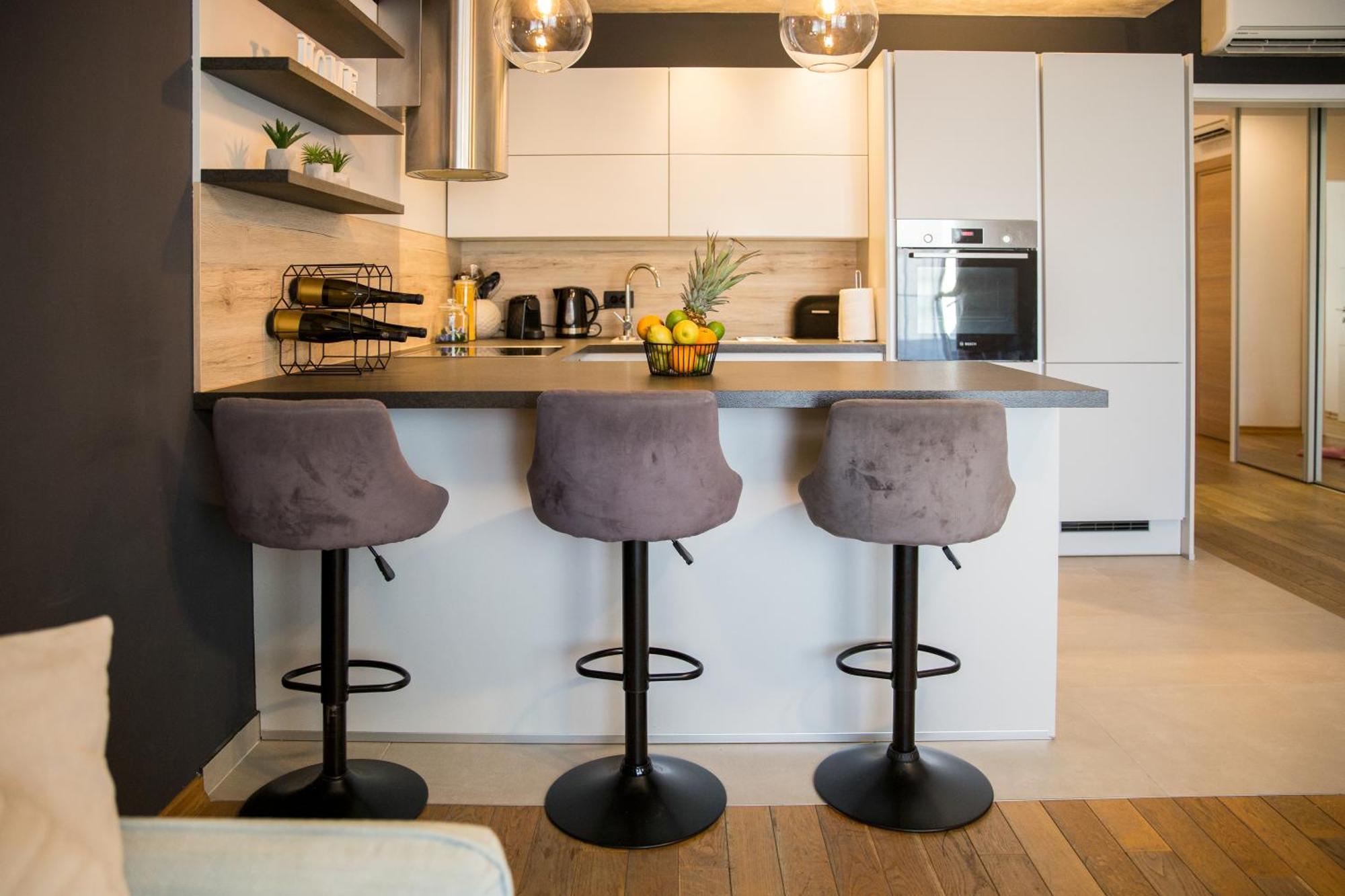 Apartment Pjero Макарска Екстериор снимка